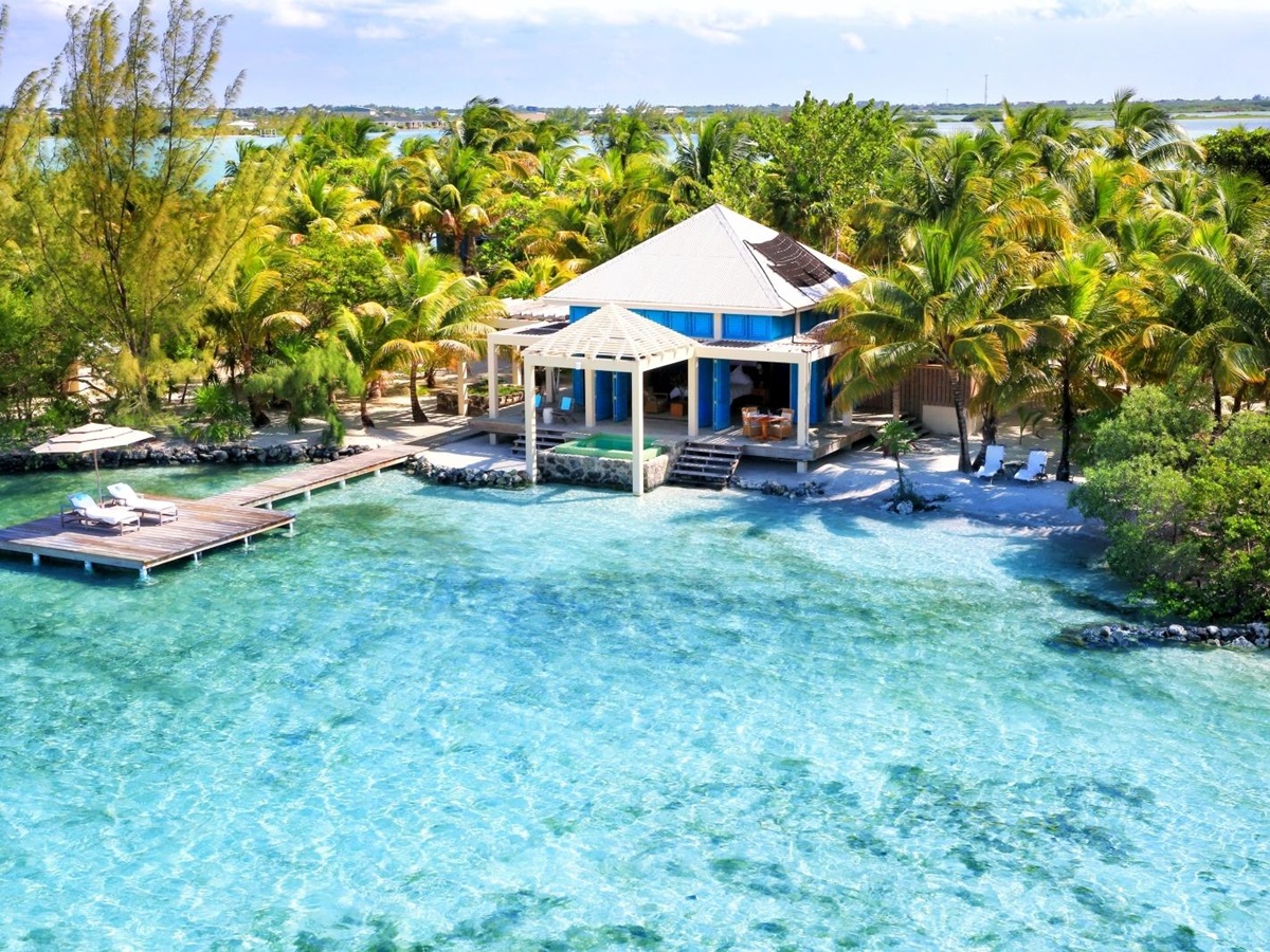 Jetty at Cayo Espanto in Belize