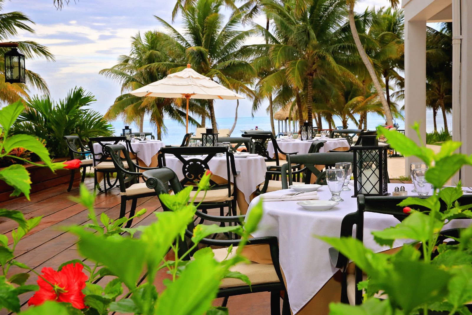 Outdoor dining at Victoria House resort on Ambergris Caye Belize