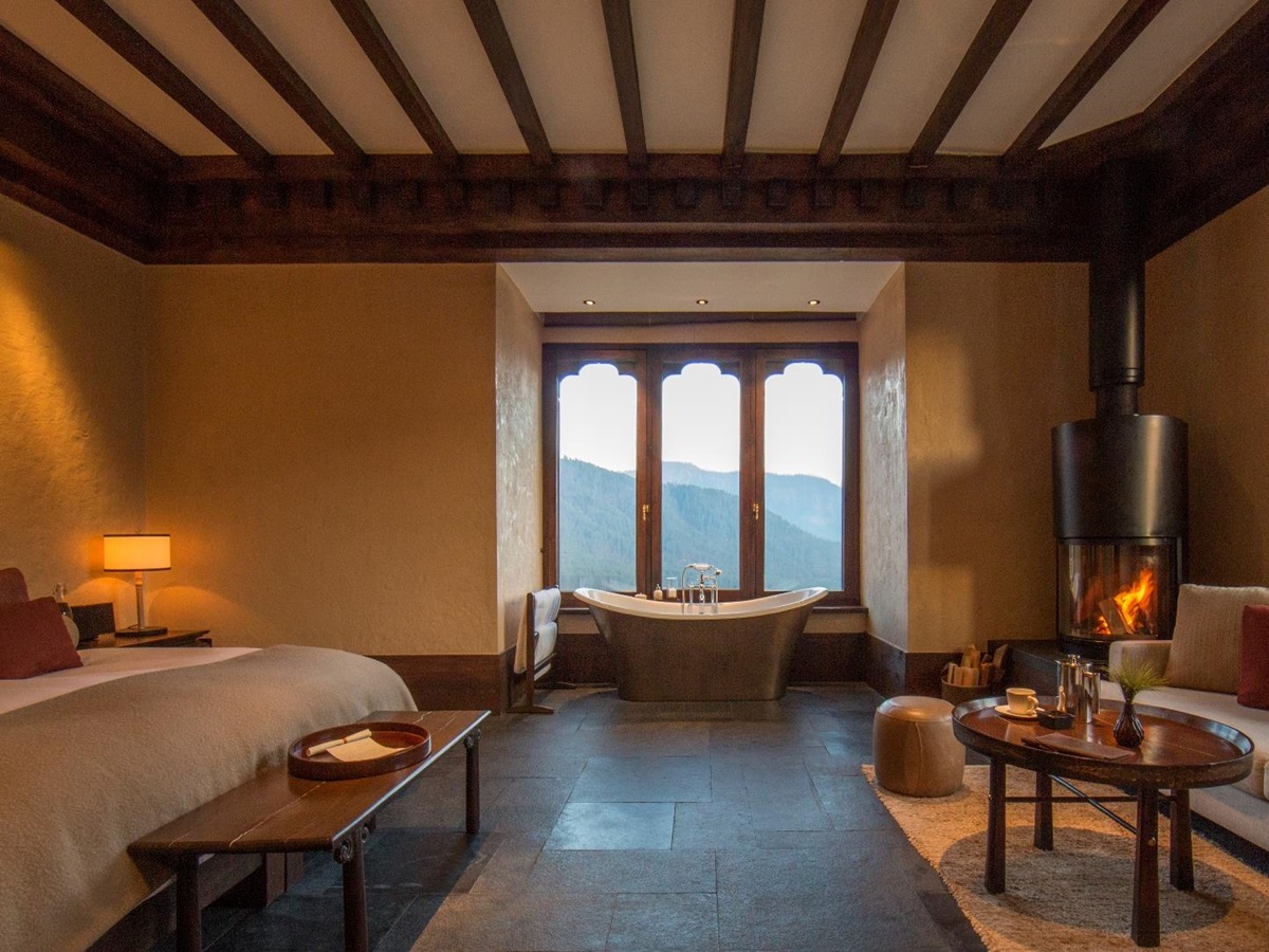 Double bedroom of Amankora Gangtey, Bhutan
