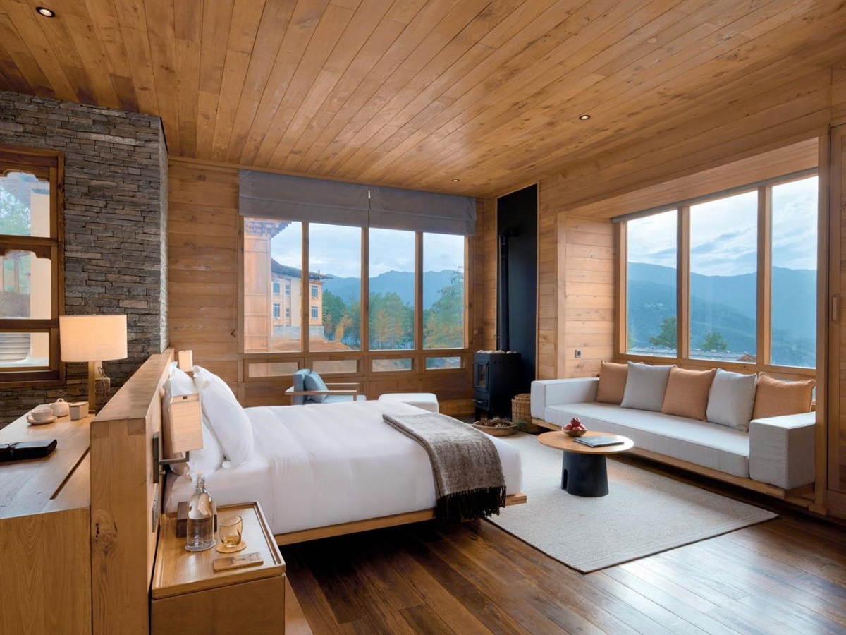 Main bedroom of the Lodge Suite with mountain views