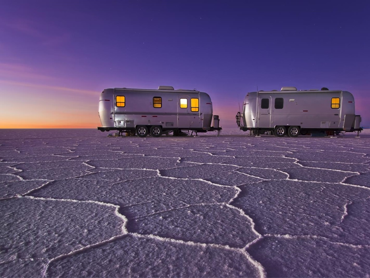 Purple sky of Deluxe Airstream Camper in Bolivia Salt Flats