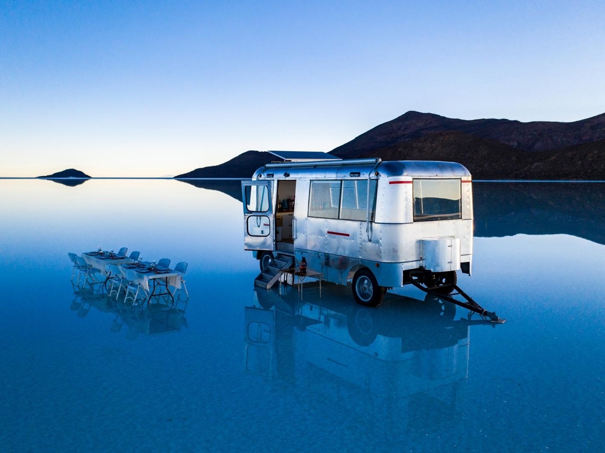 Single vanof Deluxe Airstream Camper in Bolivia Salt Flats