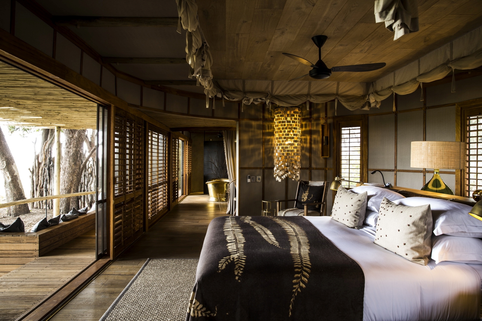 Extensive double room with private deck