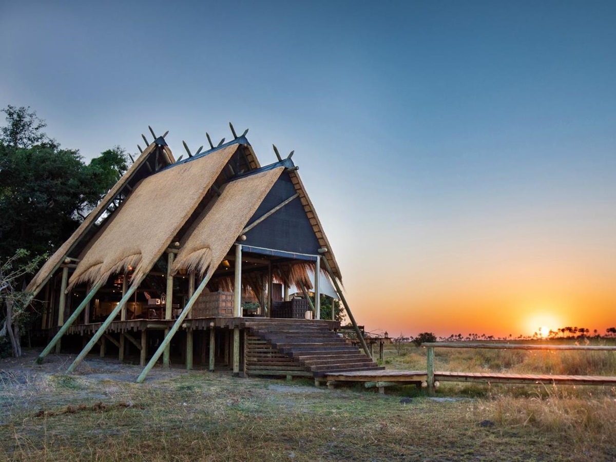 Exterior view of Selinda Camp i the Selinda Reserve in Botswana