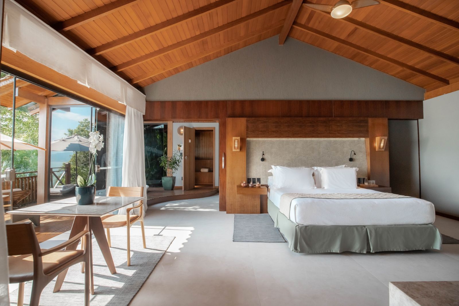 Guest suite bedroom in DaVilla at Ponta Dos Ganchos Excusive Resort in Brazil