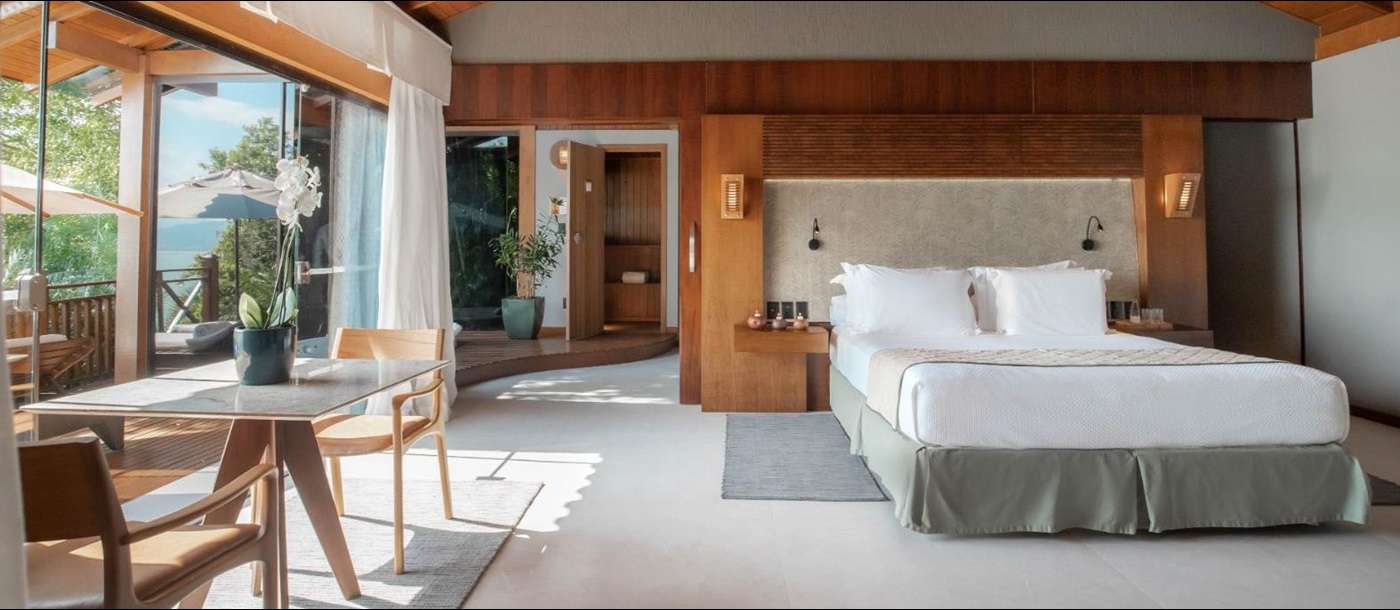 Guest suite bedroom in DaVilla at Ponta Dos Ganchos Excusive Resort in Brazil