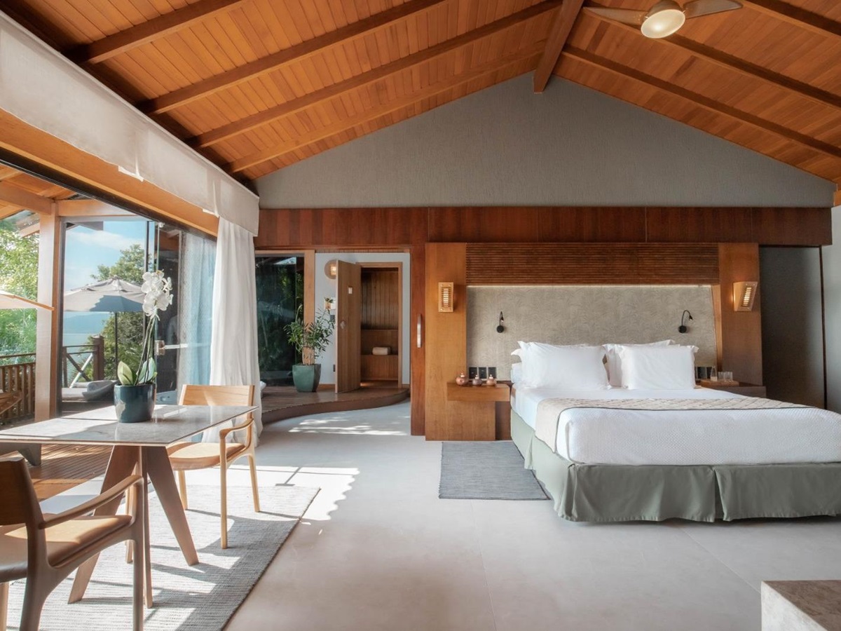 Guest suite bedroom in DaVilla at Ponta Dos Ganchos Excusive Resort in Brazil