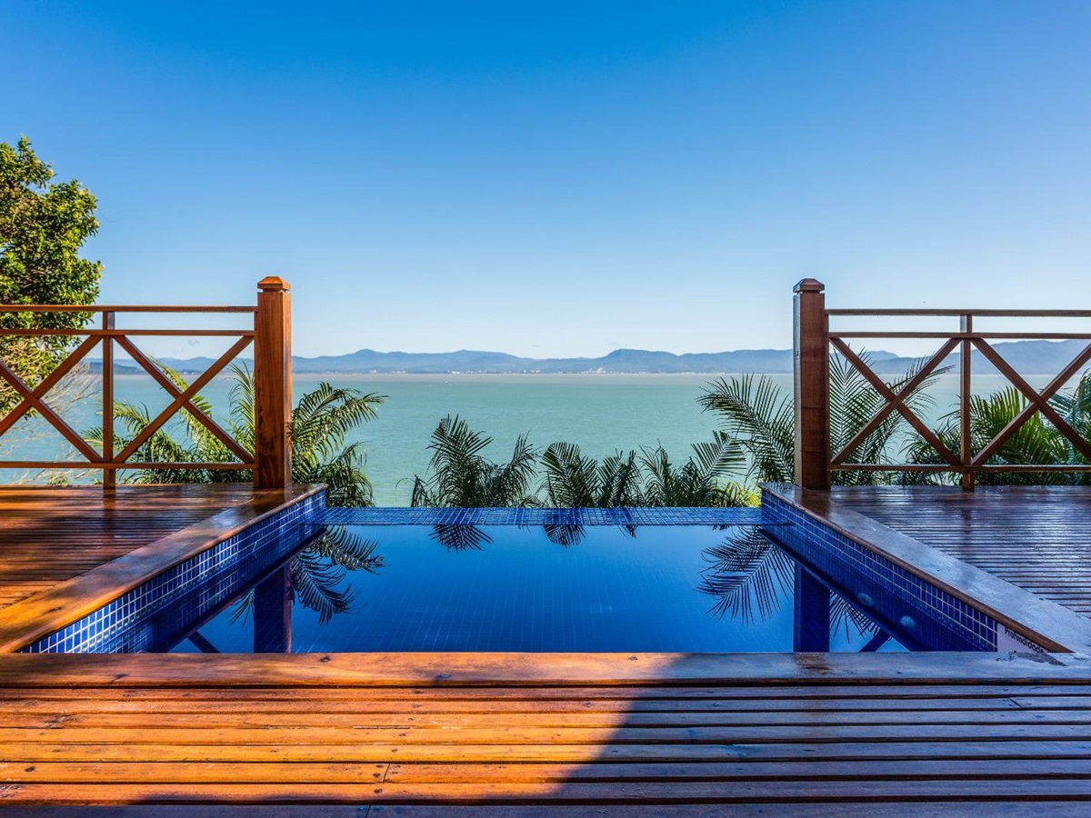 DaVilla suite plunge pool with ocean view at Ponta Dos Ganchos Excusive Resort in Brazil