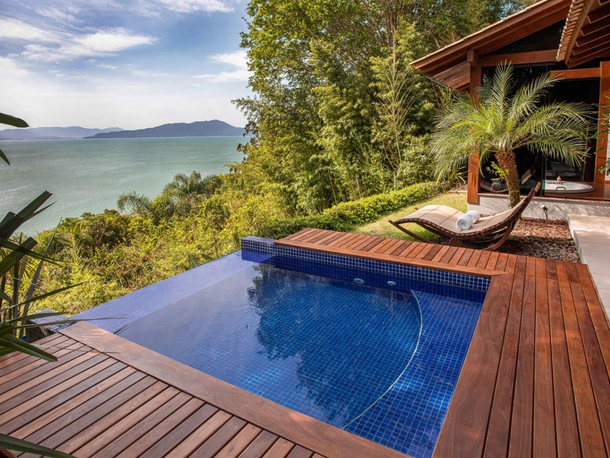 Plunge pool deck in the DaVilla suite at Ponta Dos Ganchos Excusive Resort in Brazil