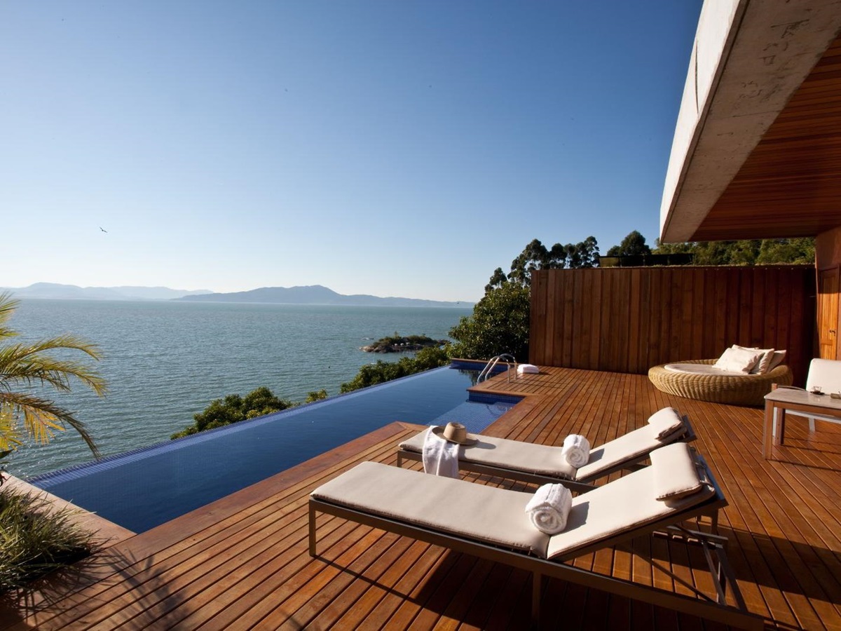 Esmerelda guest suite deck and pool at Ponta Dos Ganchos Excusive Resort in Brazil