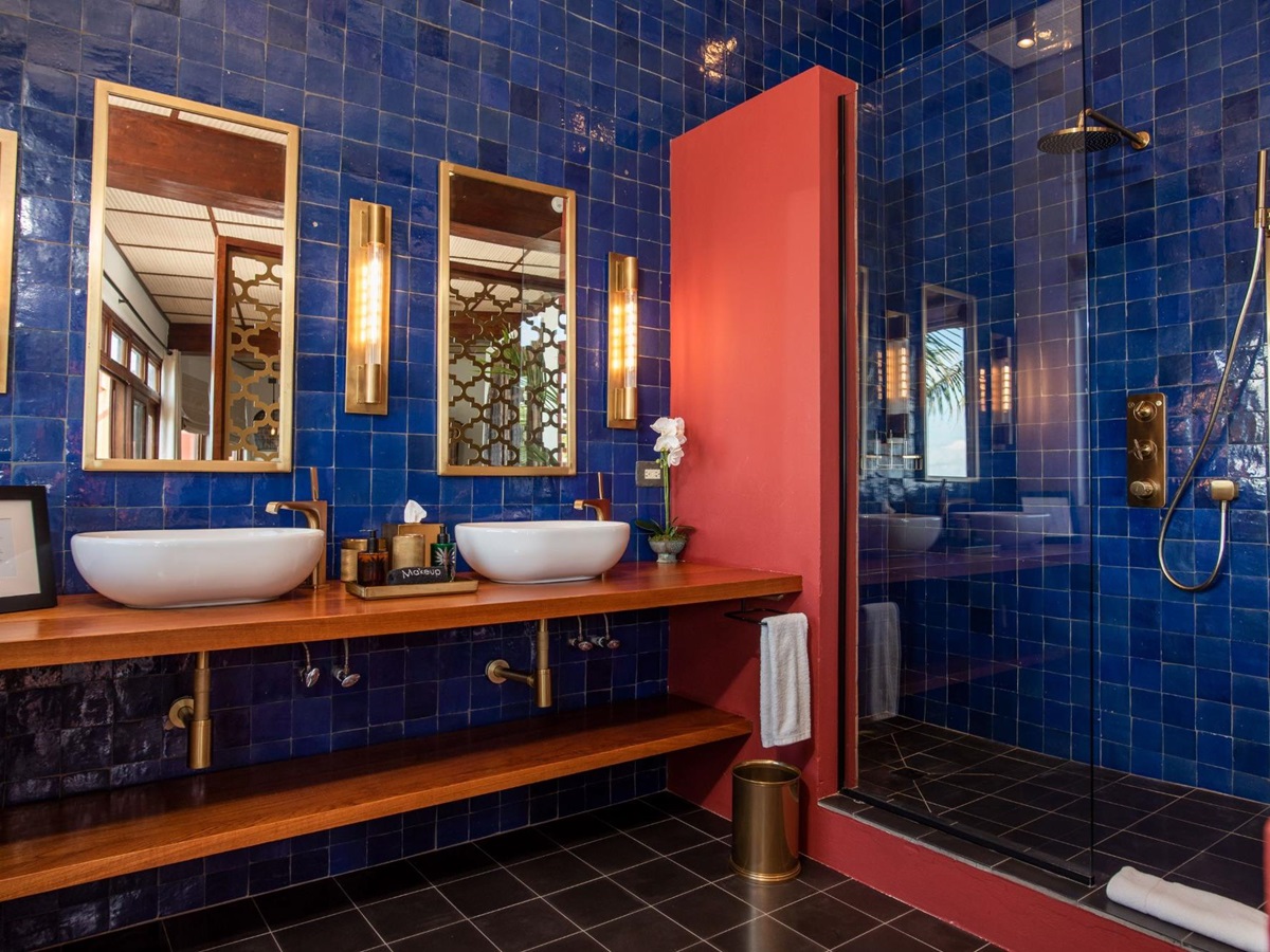 Bathroom with shower at Baraka Point