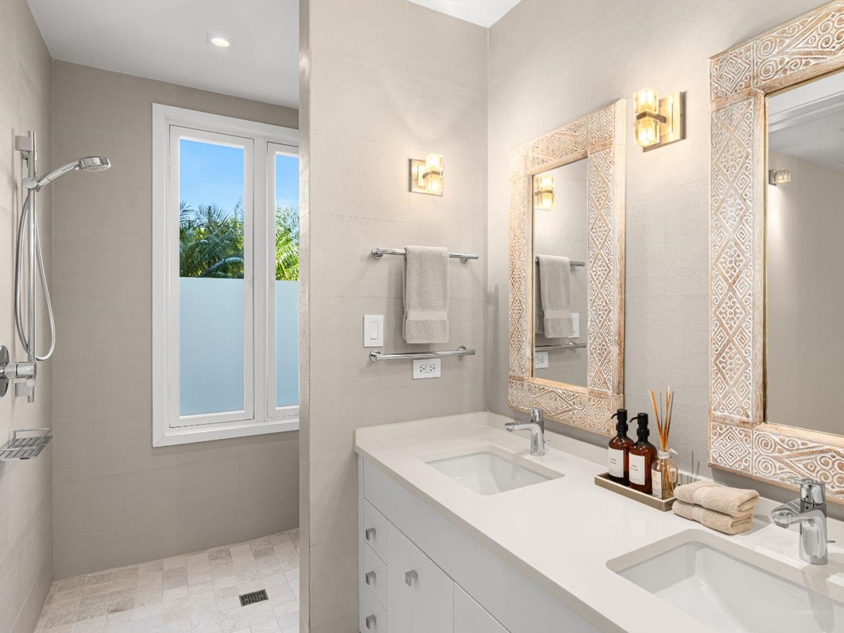Bathroom at Nora Hazel House in the British Virgin Islands, Caribbean