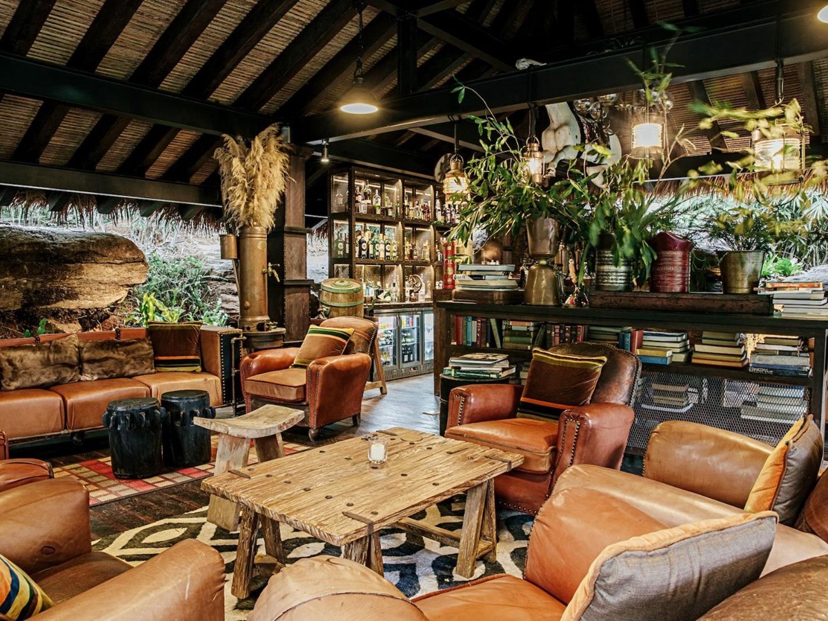 Communal lounge area at Luxury resort Shinta Mani Wild