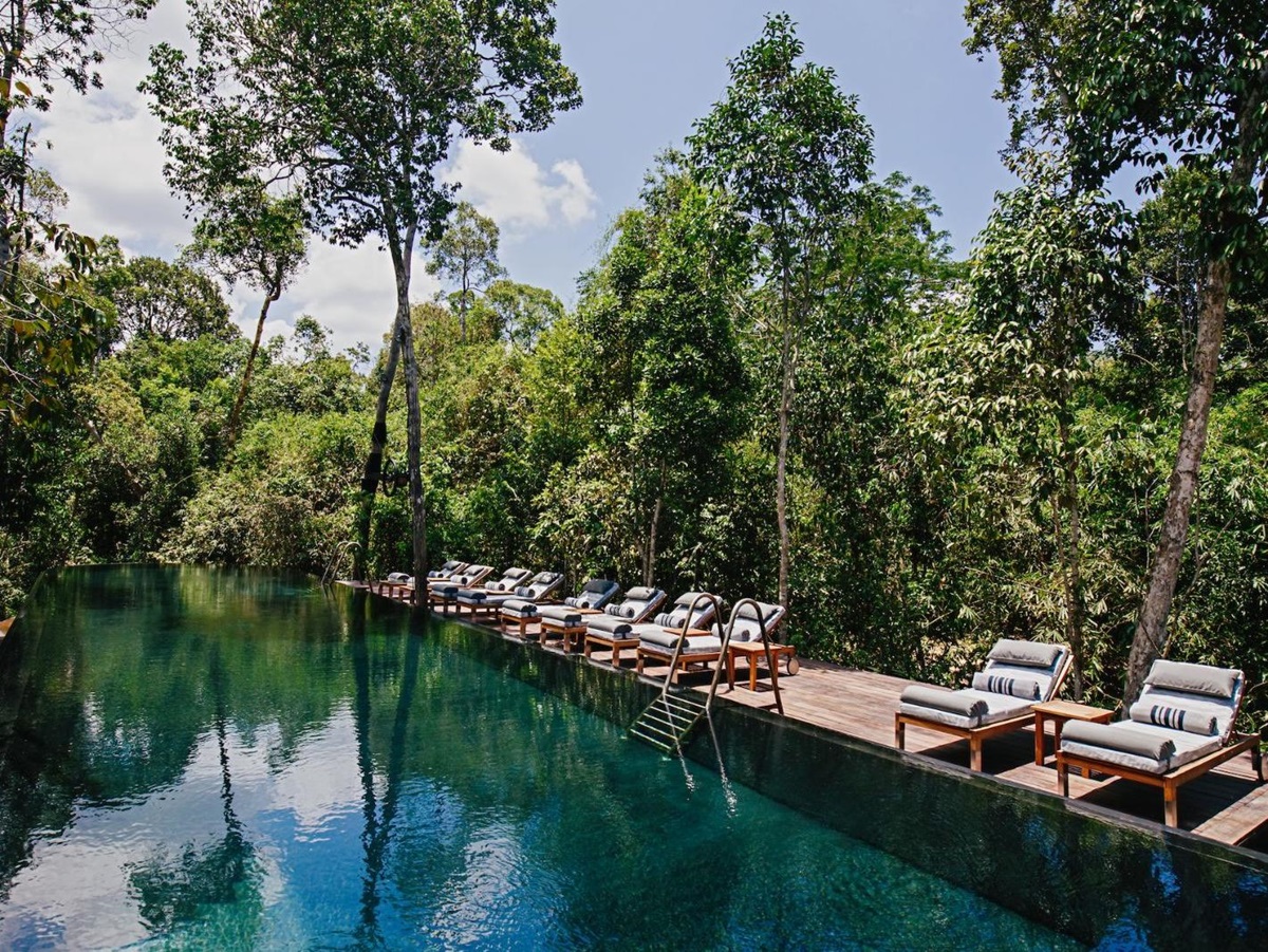 Outdoor pool at Luxury resort Shinta Mani Wild