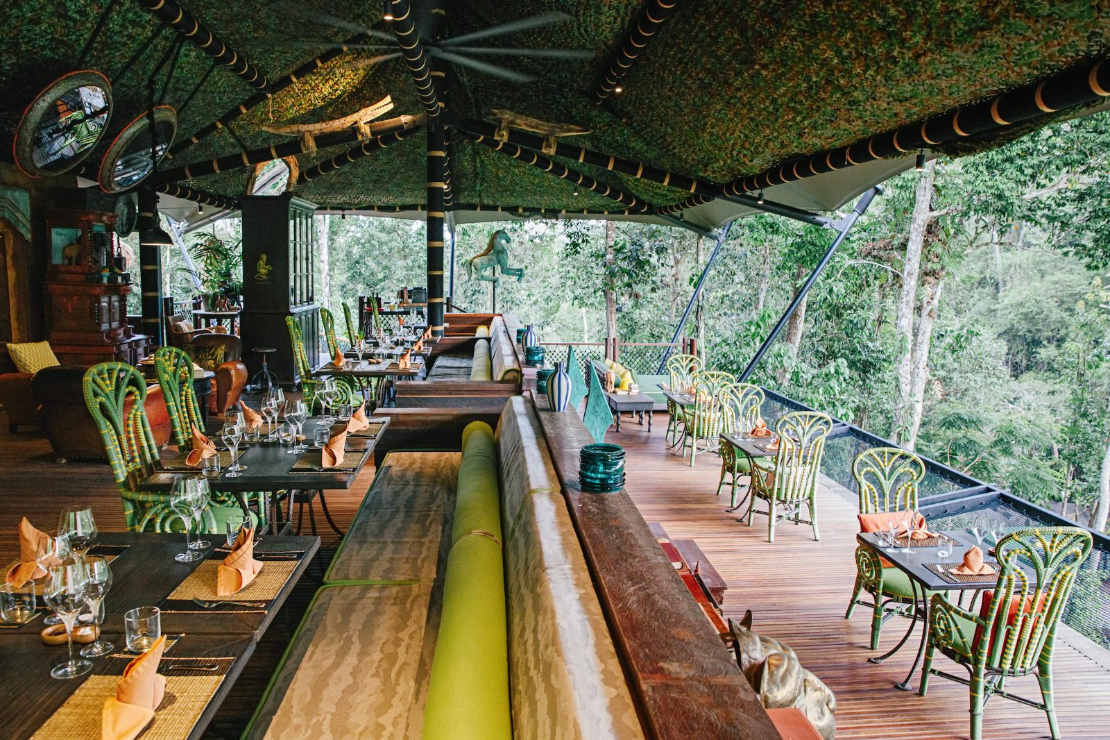 Restaurant at Luxury resort Shinta Mani Wild 