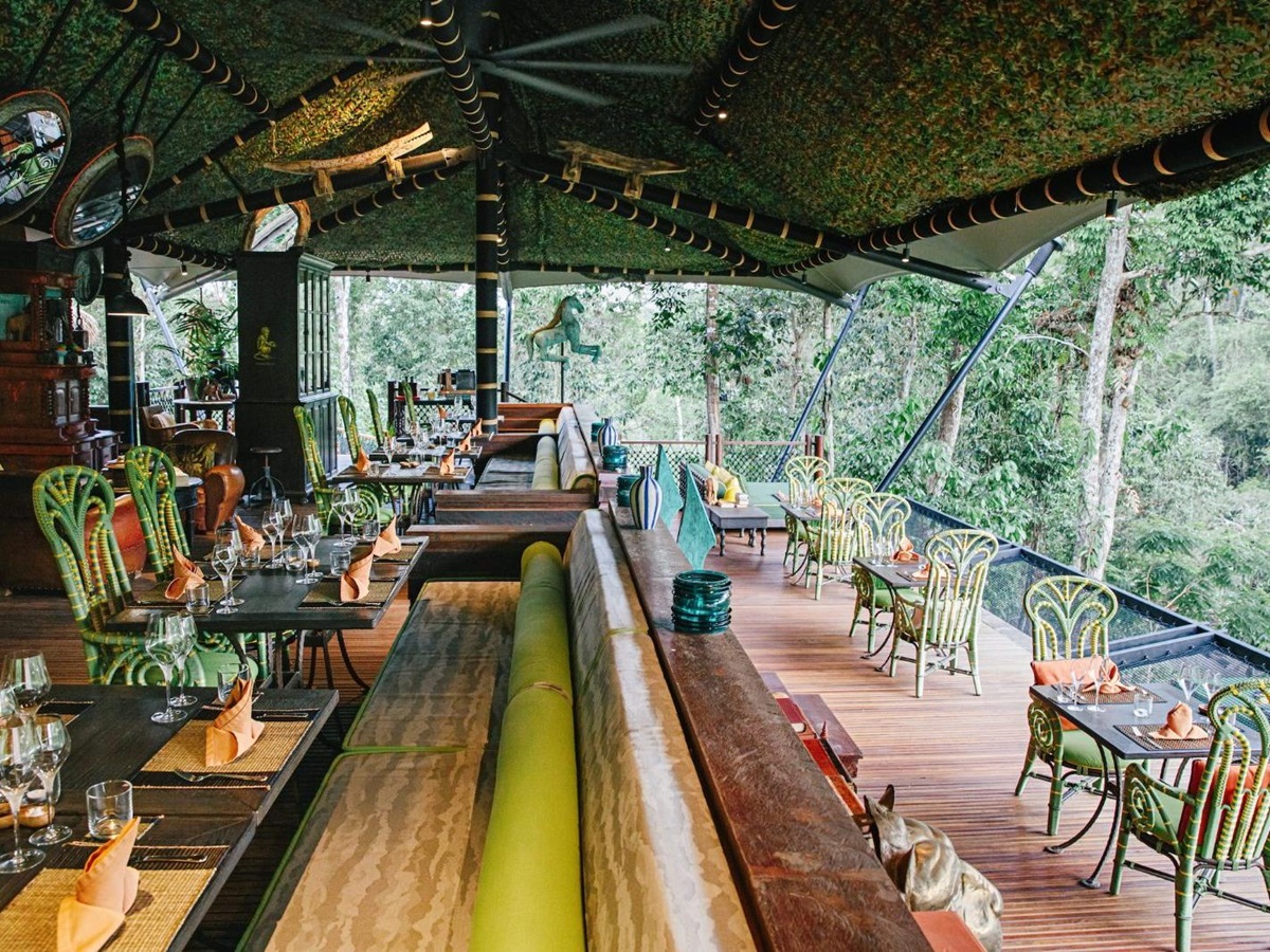 Restaurant at Luxury resort Shinta Mani Wild