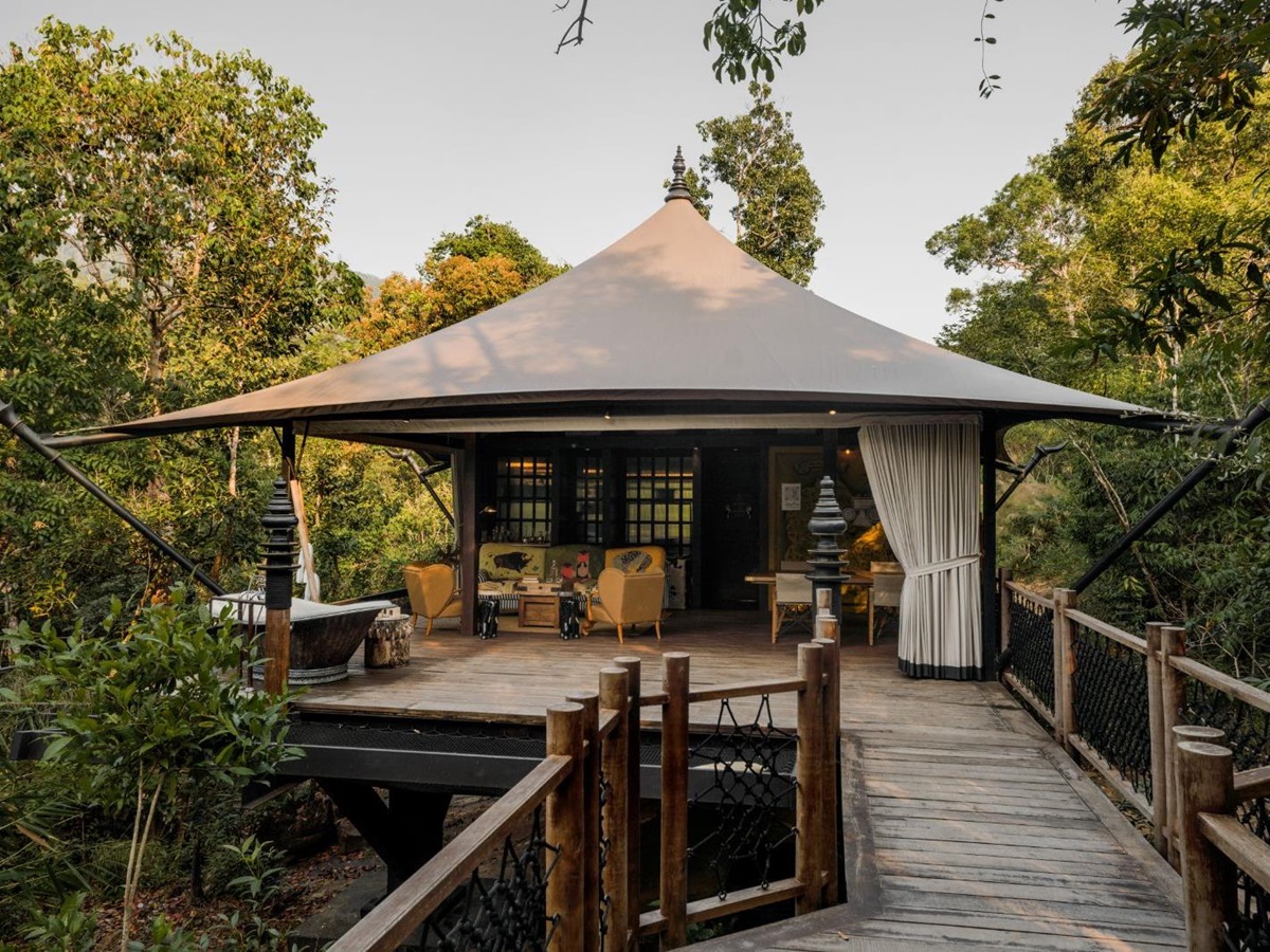 Exterior of tent at Luxury resort Shinta Mani Wild