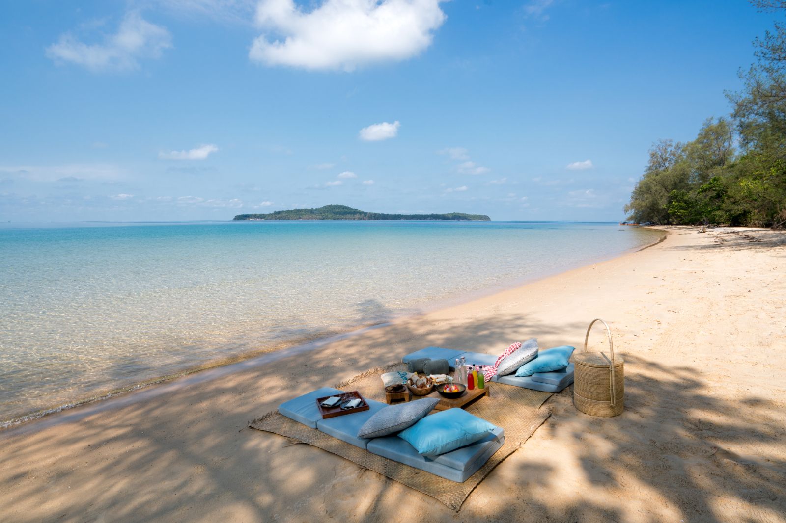 Beach picnic at Koh Ta Kiev beach 