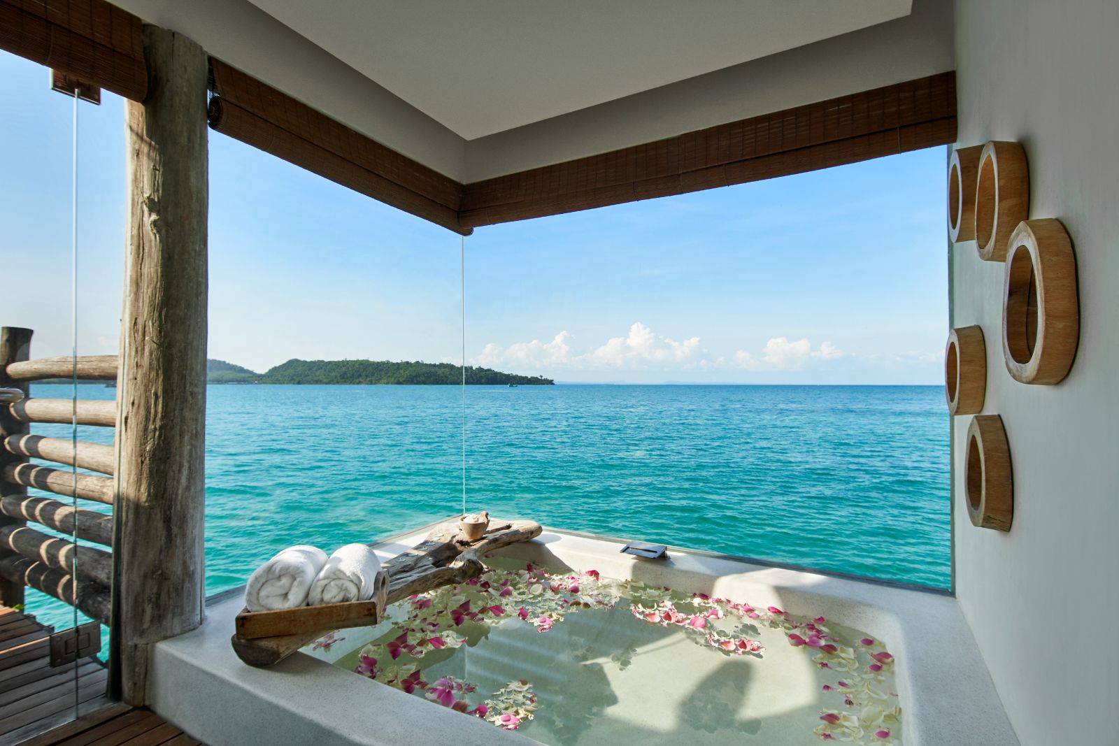 Bathtub looking out on to the ocean at luxury resort Song Saa