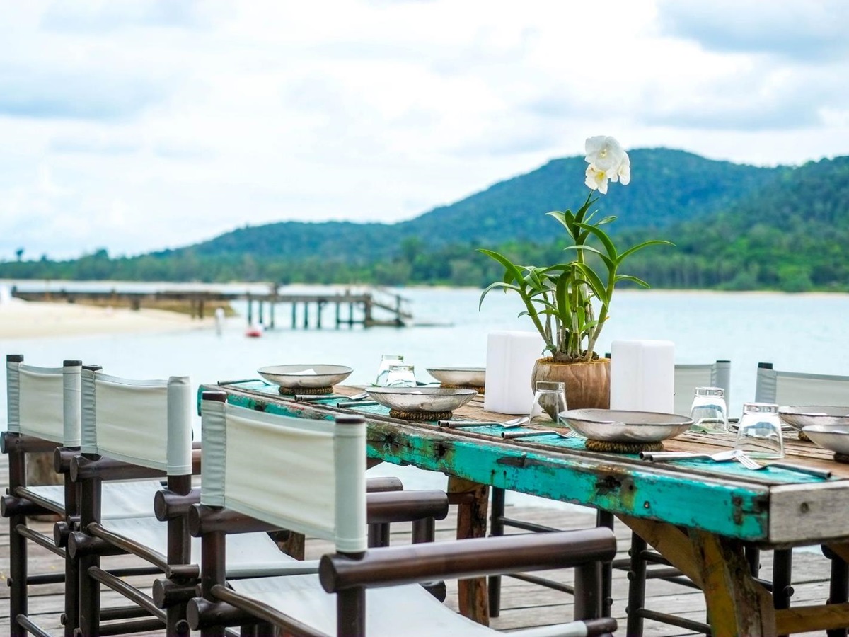 Outside diningset up at luxury resort Song Saa