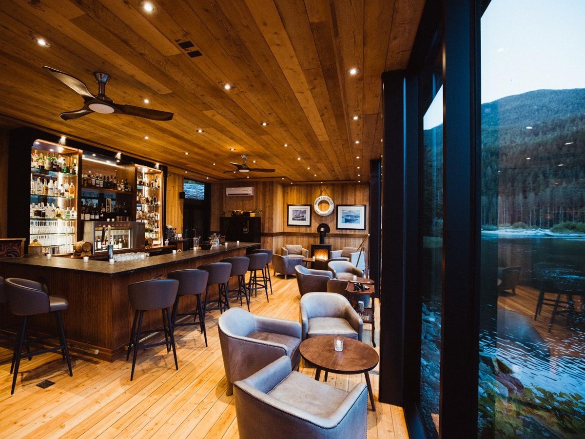 Ivanhoe Bar at Clayoquot Wilderness Resort in Vancouver, Canada