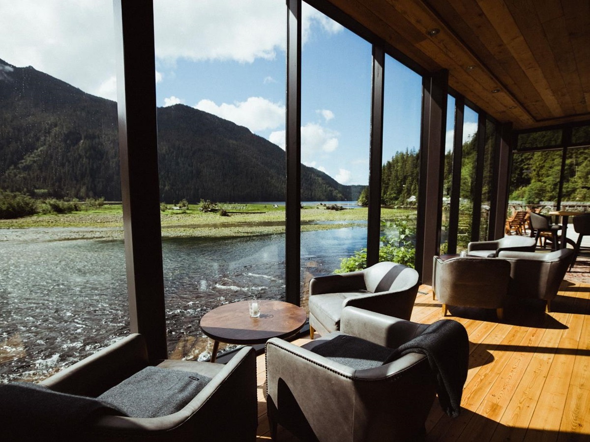Ivanhoe lounge at Clayoquot Wilderness Resort in Vancouver, Canada