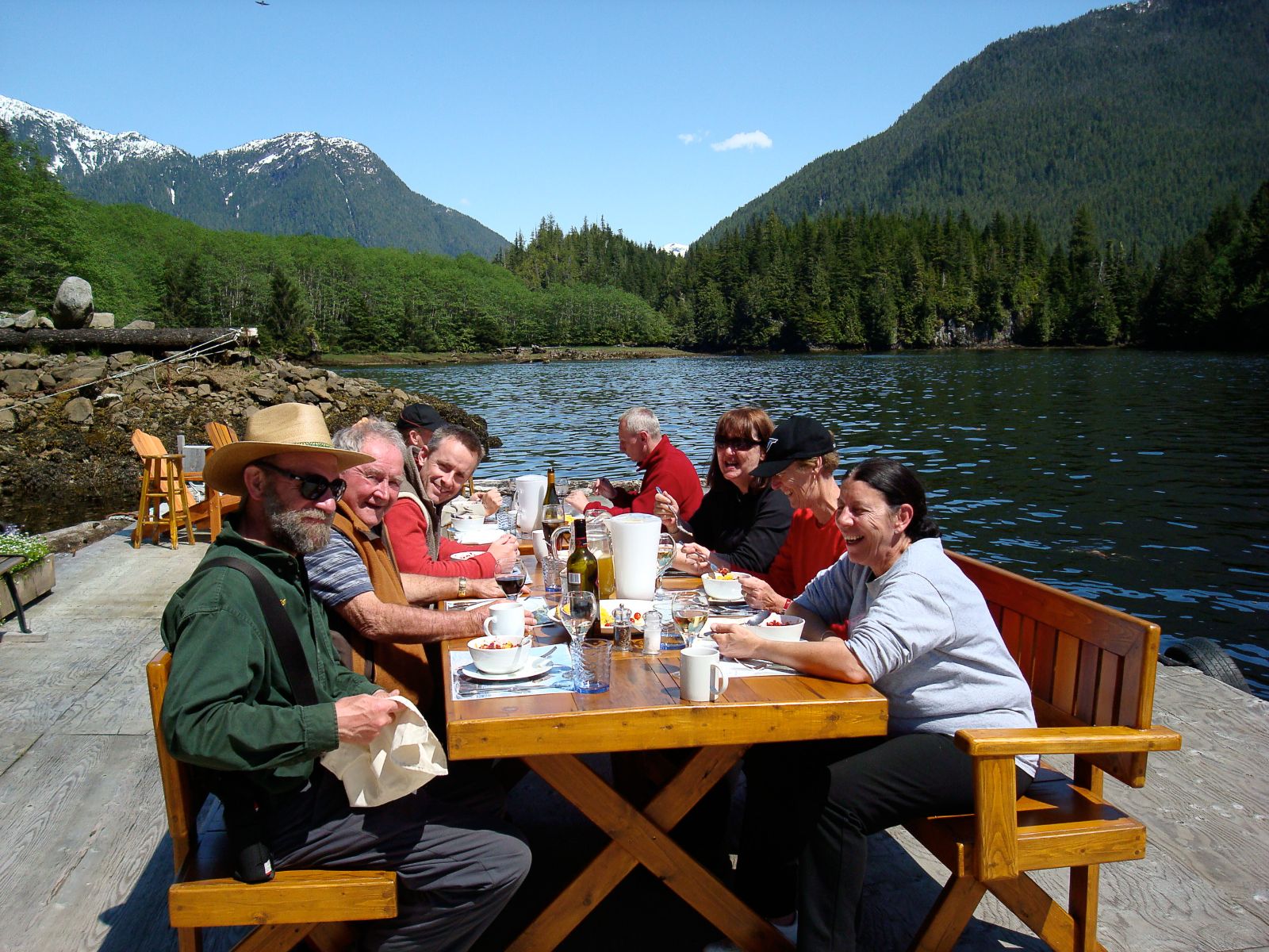 Guests of Great Bear Lodge dining alfresco