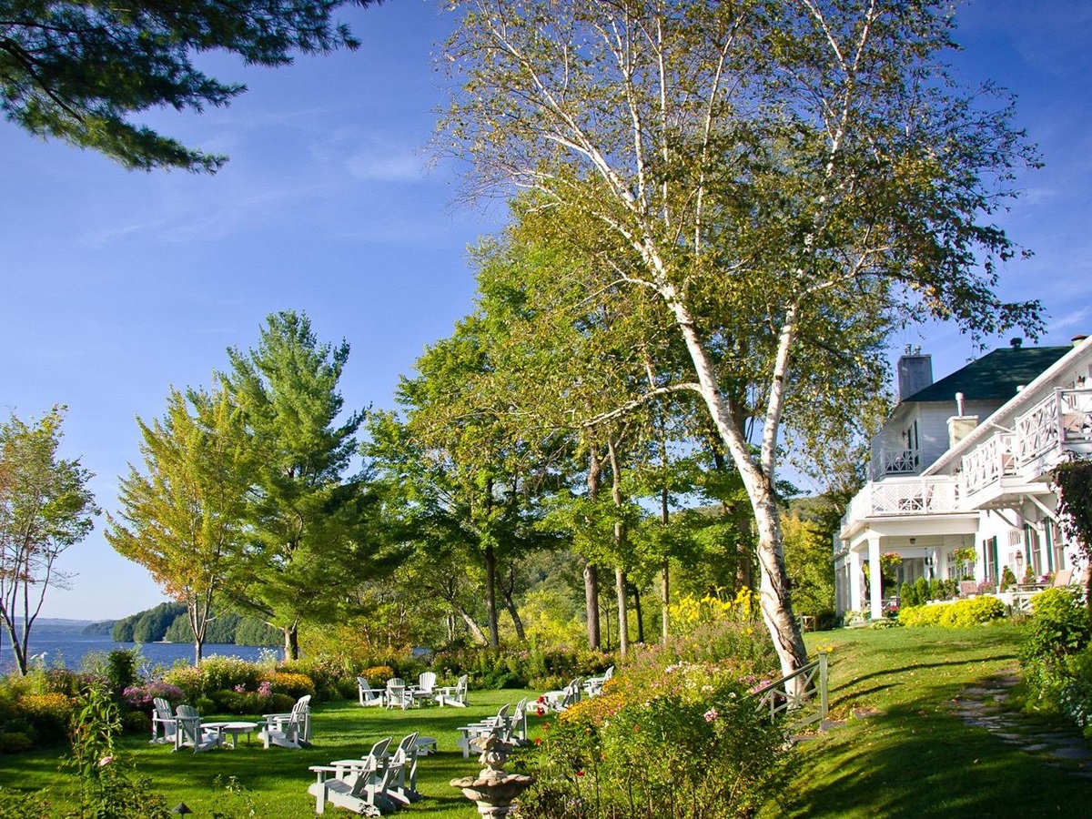 gardens of Manoir Hovey, Canada