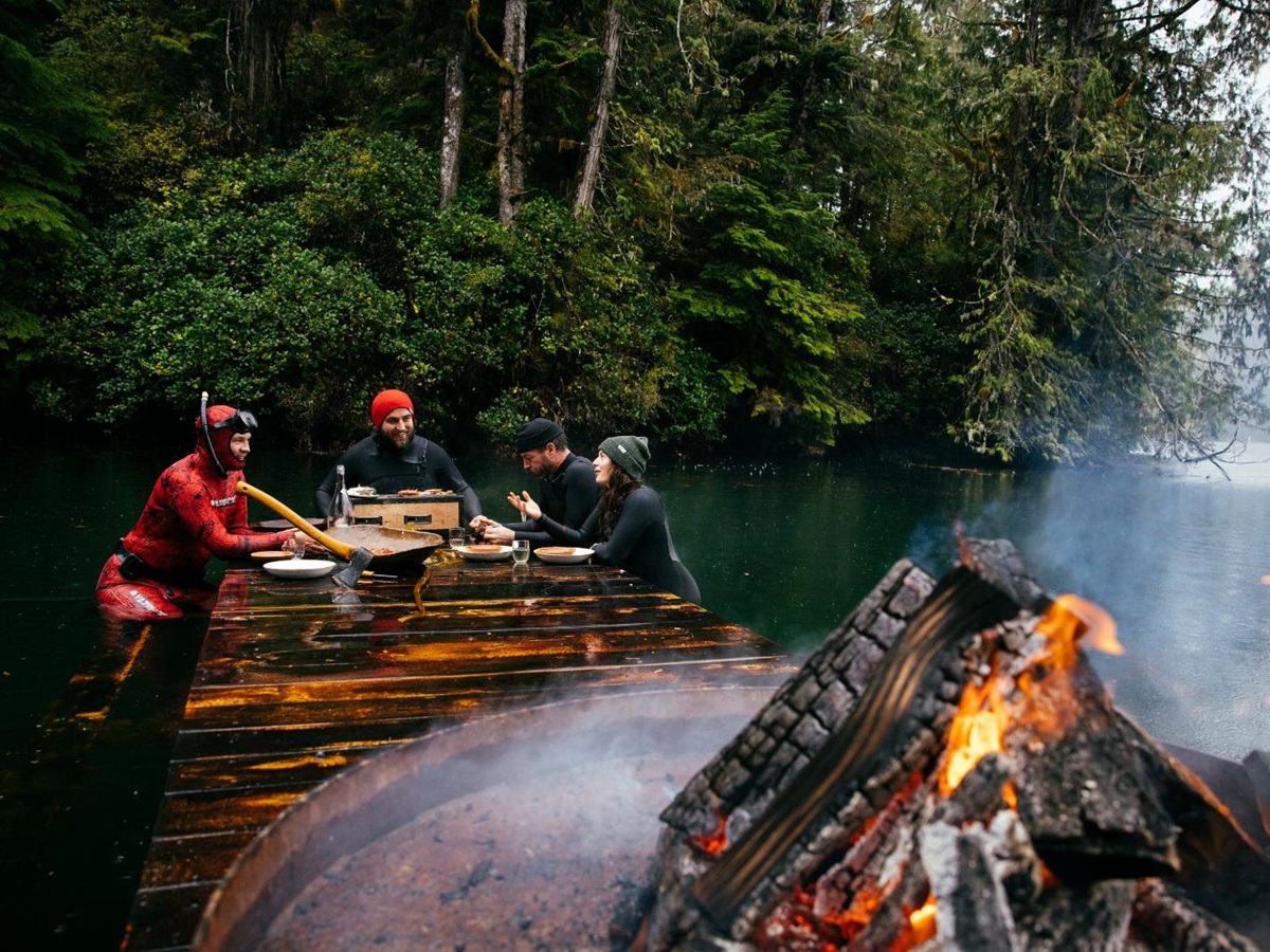 Campfire and diving lunch at Nimmo Bay Wilderness Resort in Canada's British Columbia region