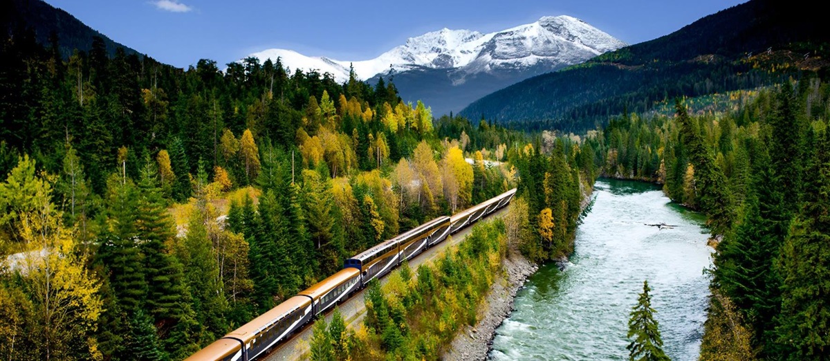 The Rocky Mountaineer navigating the North Thompson River