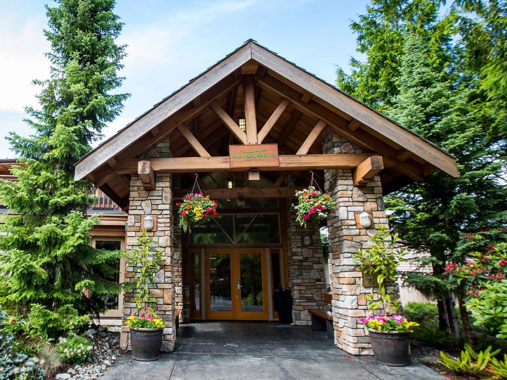 Exterior and entrance of Sonora Resort in Canada's British Columbia