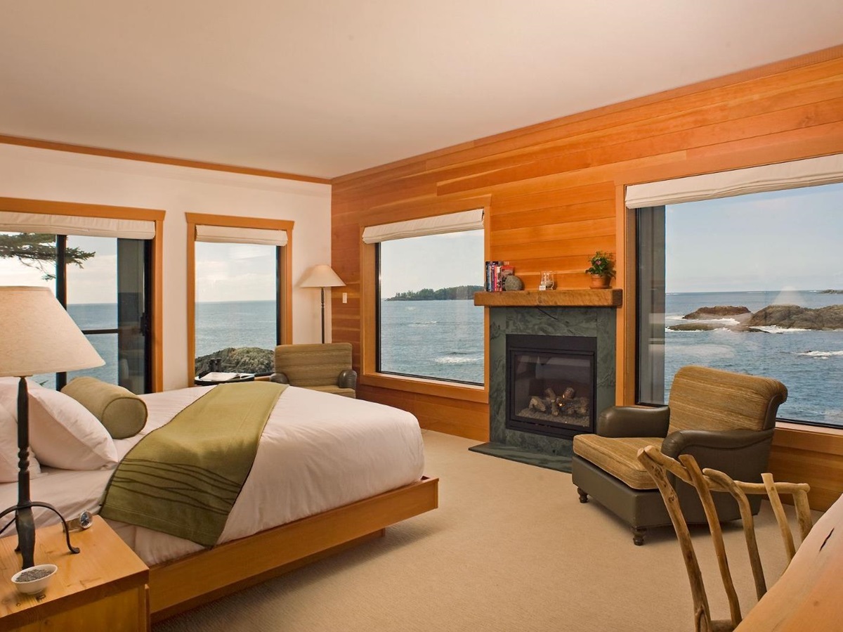 Double guest suite with ocean views at Wickaninnish Inn in Canada