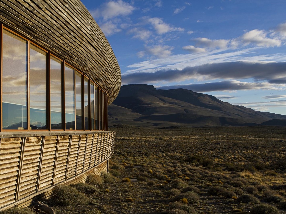Exterior of Tierra Patagonia and landscape