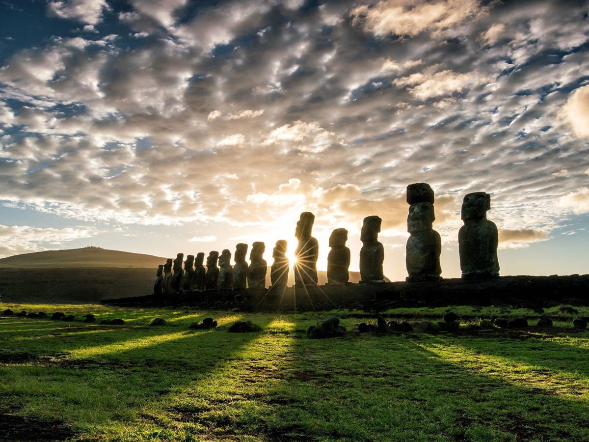 Excursion from Nayara Hangaroa Easter Island to see sunrise at Tongariki