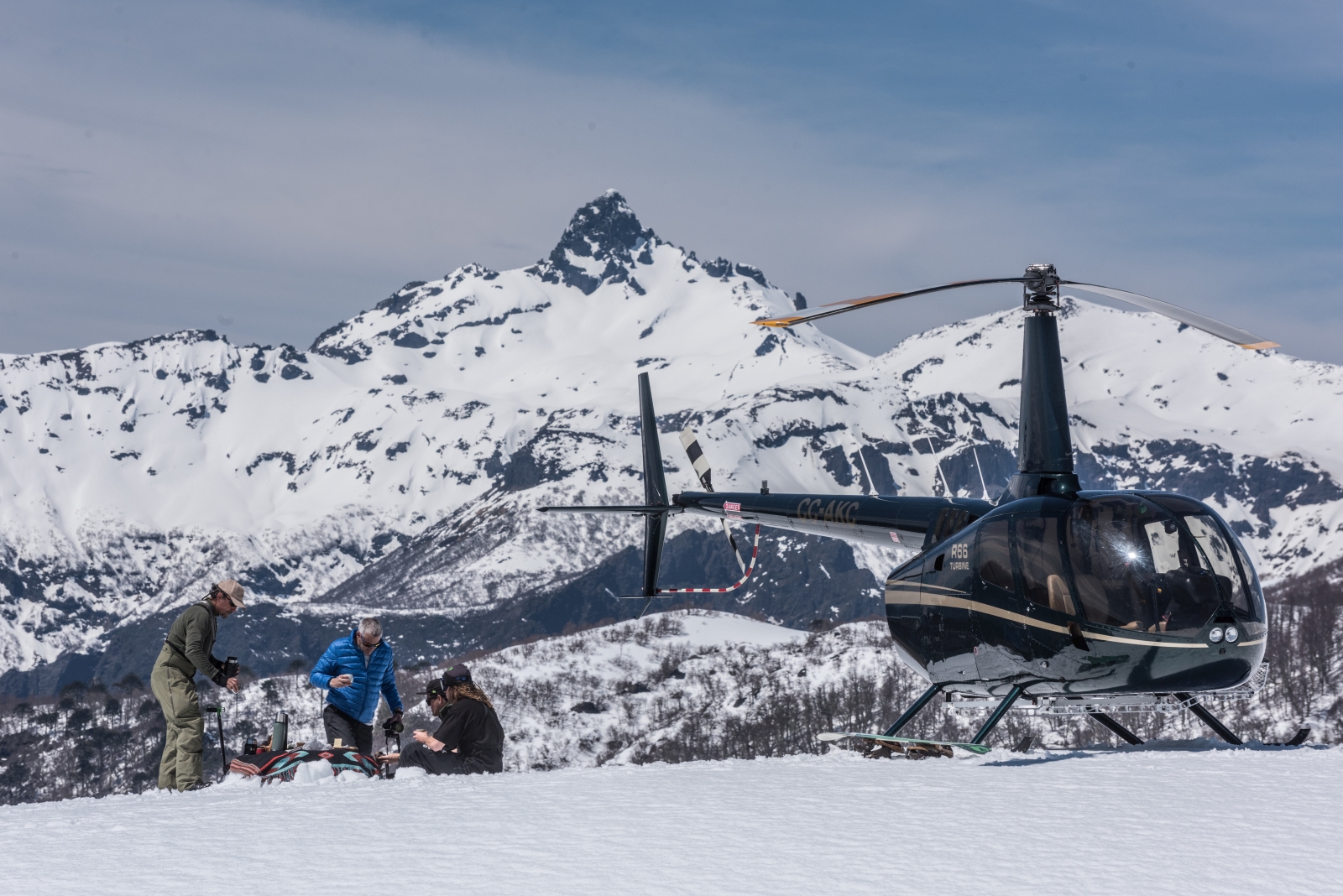 helicopter with skiers