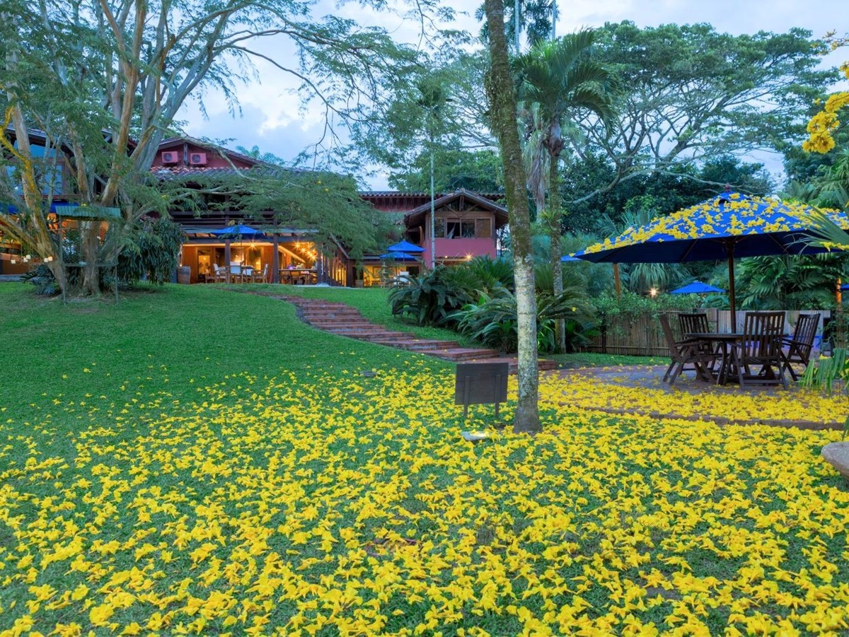 Gardens and grounds of Hotel Boutique Sazagua in Colombia's coffee region