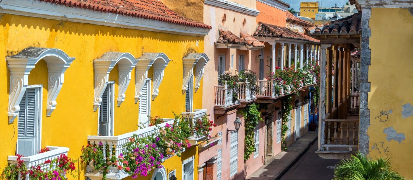 Colourful colonial buildings in the streets of Cartagena, Colombia 