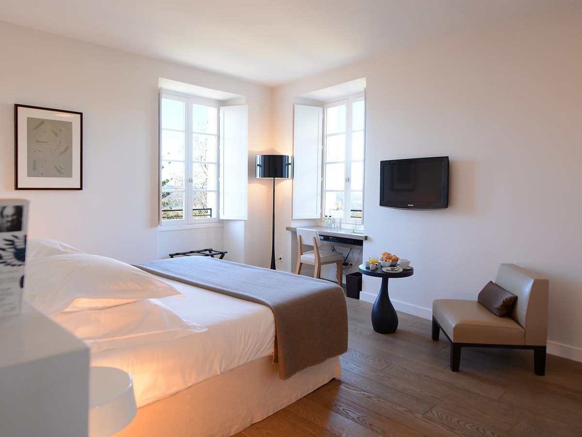 bedroom at Hotel U Palazzu Serenu in Corxica, France