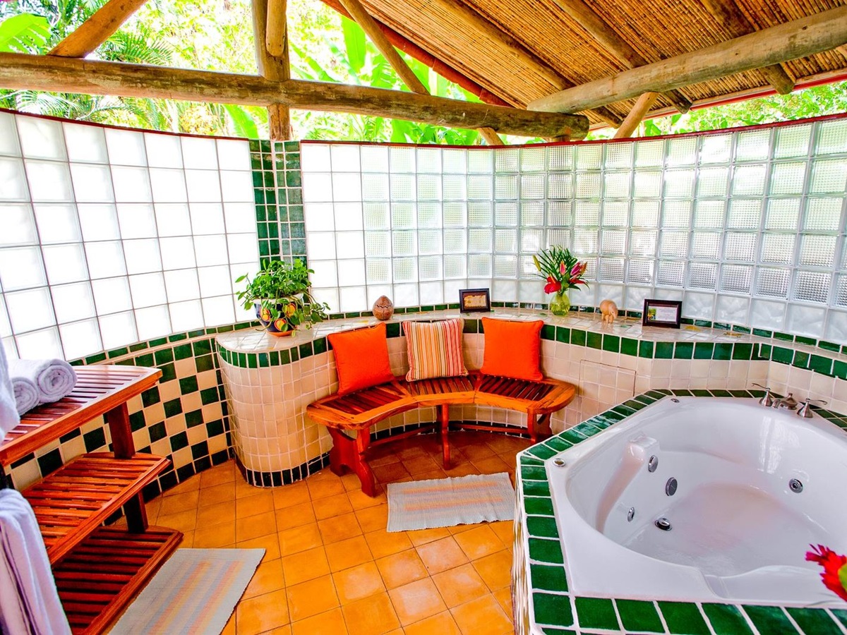 Ranchito bathroom at FInca Rosa Blanca