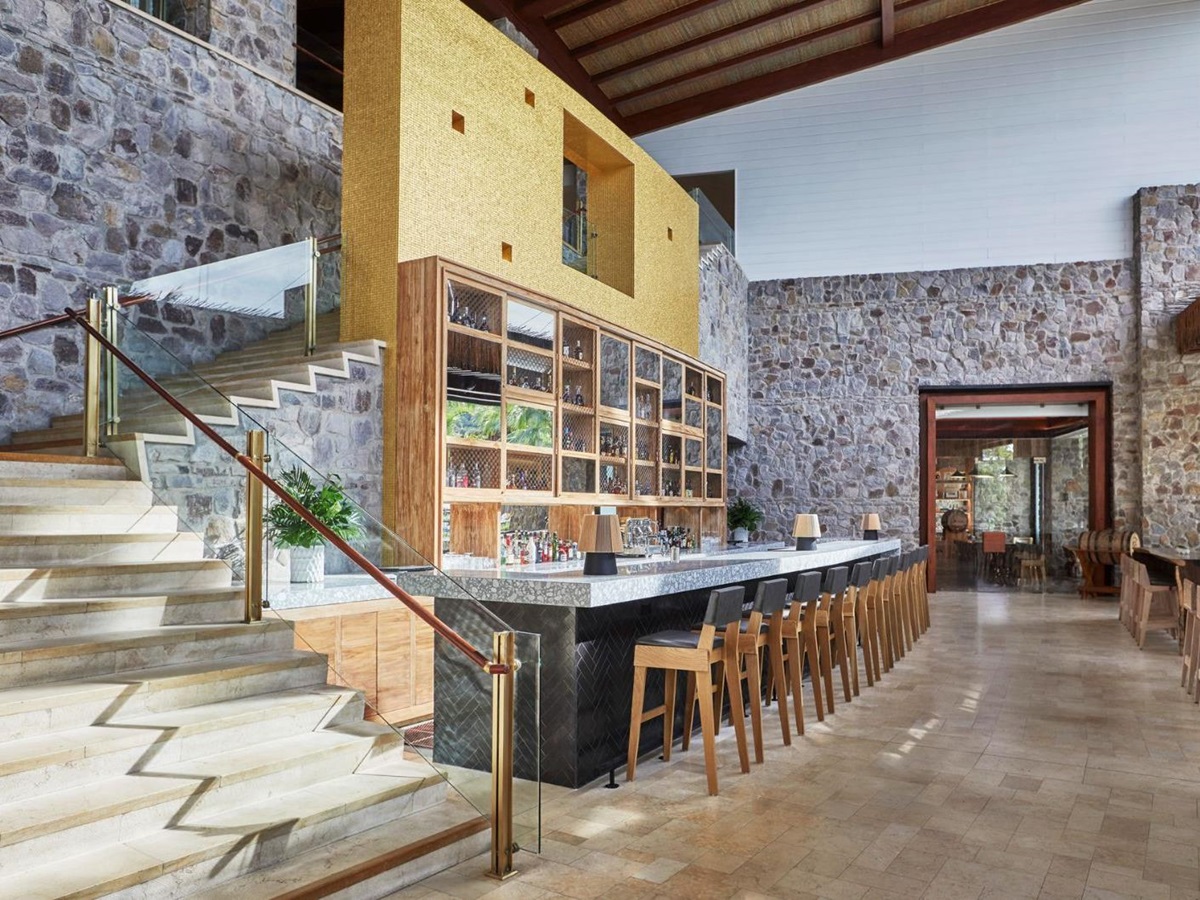Bar at Four Seasons Hotel on the Papagayo Peninsula in Costa Rica