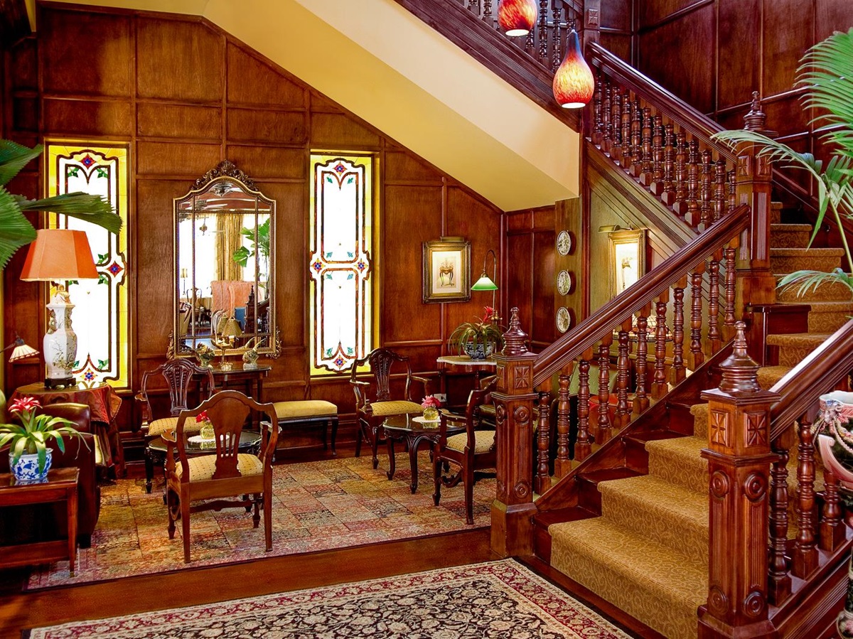 Restaurant lobby at Hotel Grano de Oro in San Jose