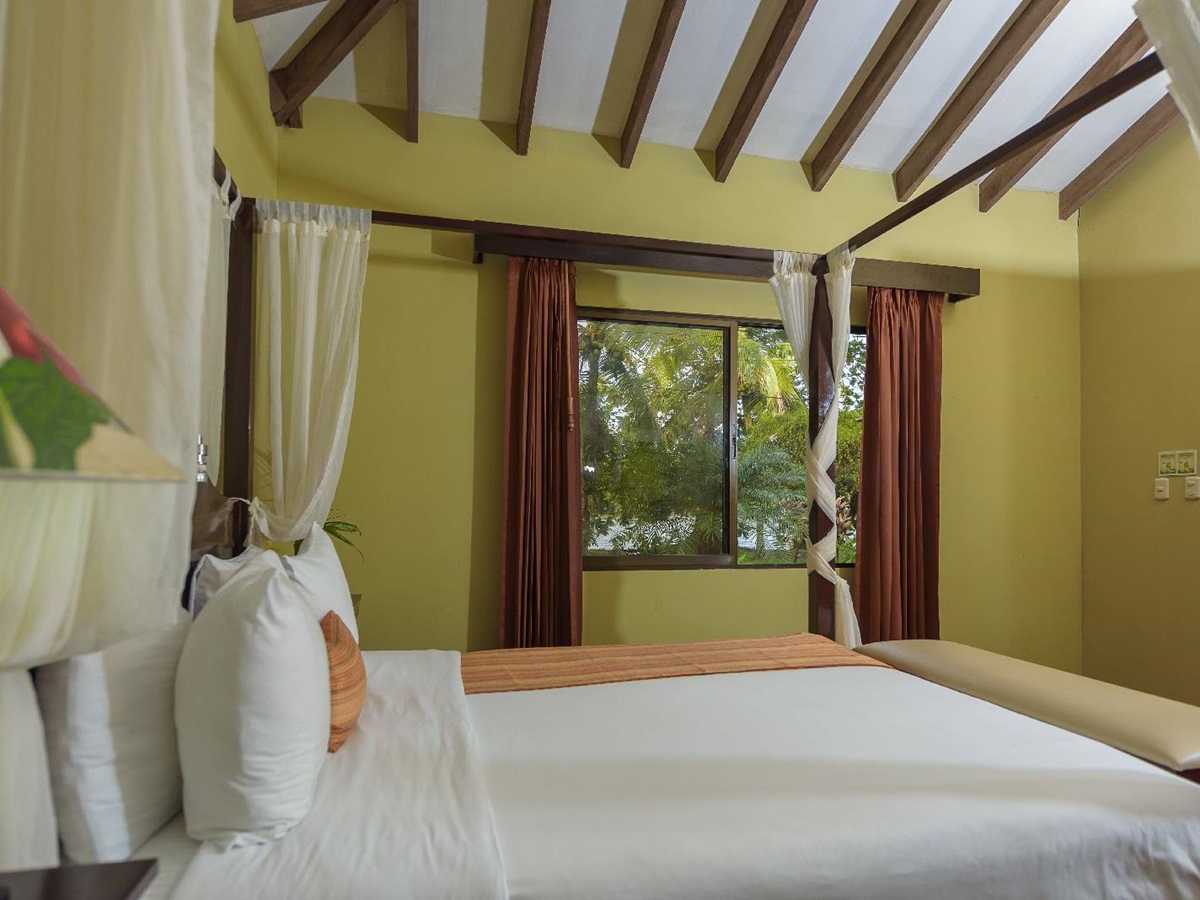 Air conditioned guest room at Manatus Lodge Tortuguero Costa Ruca