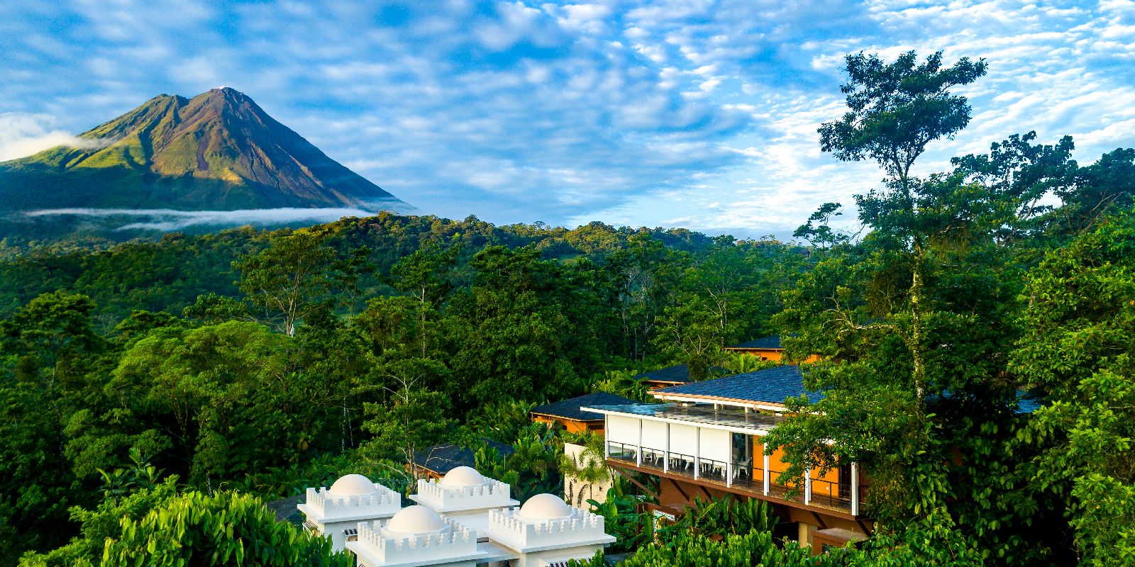 The Nayara Springs resort in Costa Rica vlose to the Arenal Volcano