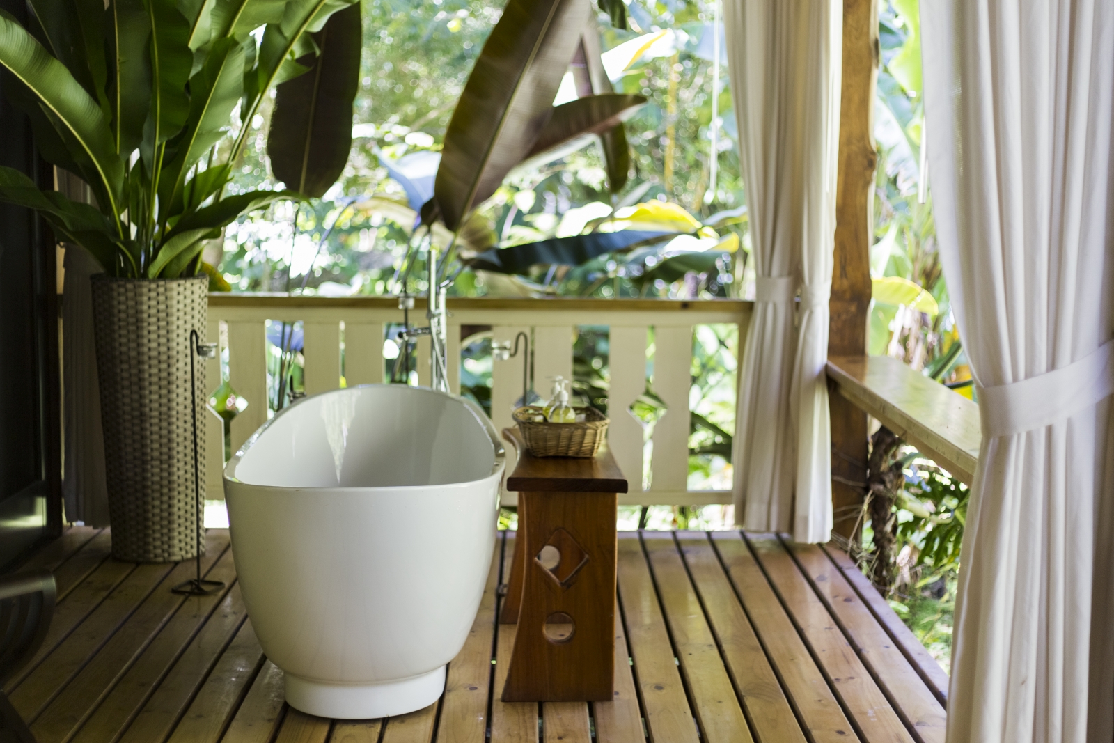 Tub at Pacuare Lodge in Costa Rica