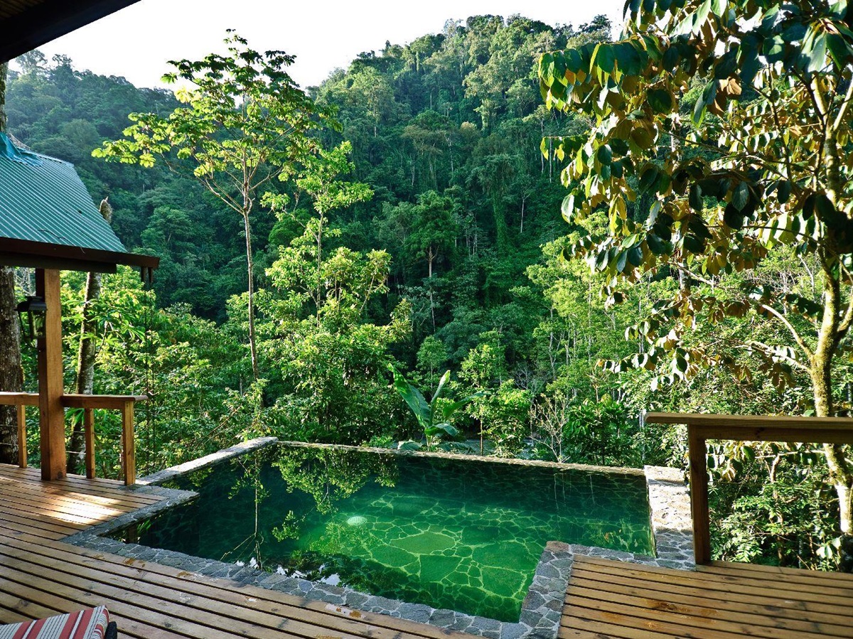 Private plunge pool of a Linda Vista Suite at Pacuare Lodge Costa Rica