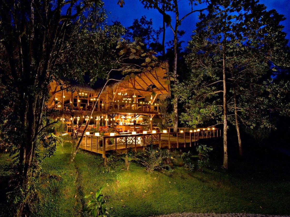 Pacuare Lodge Costa Rica candlelit by night