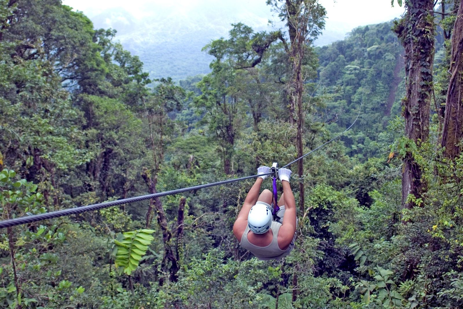 zip lining with costarican trails