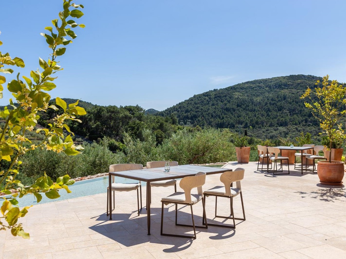 Restaurant terrace at Villa Nai 3.3 in Dugi Otok Croatia
