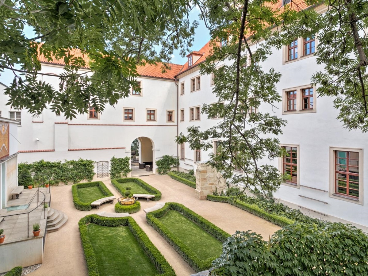 Sundial Garden at The Augustine Hotel