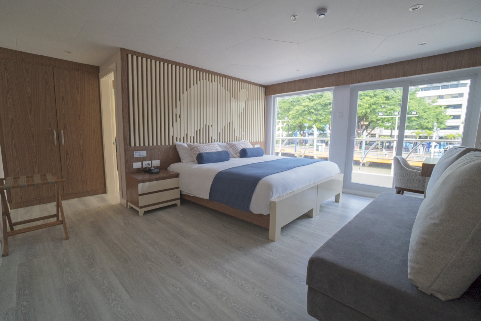 King room on board Elite in Galapagos